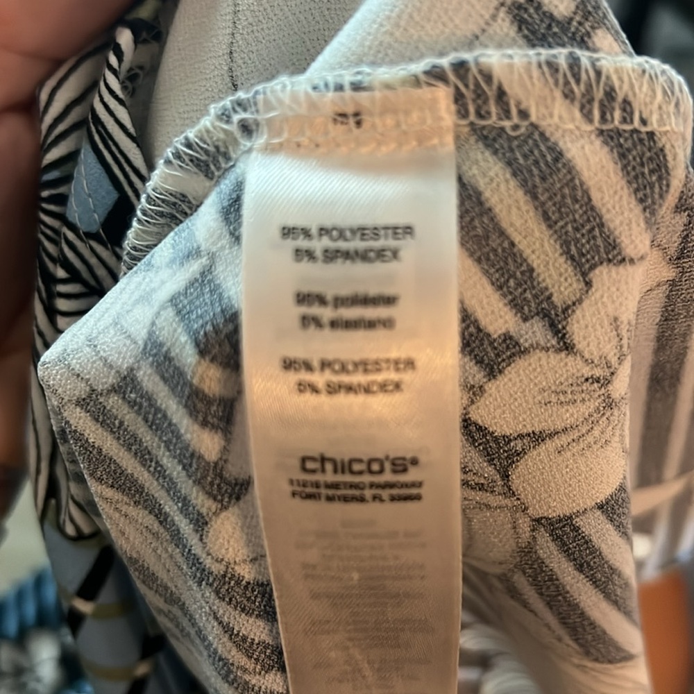 Easy wear by Chico’s Modern Floral Print Size 3 - Picture 12 of 12